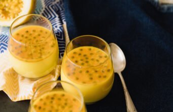 Panna Cotta de Maracujá – Tá na mesa