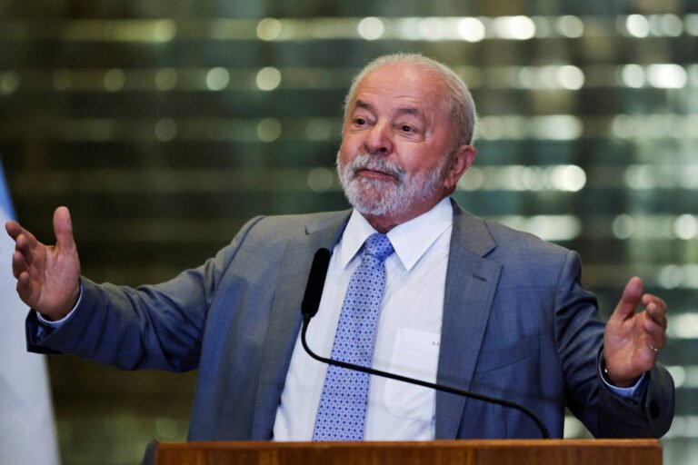 Lula volta a exigir vistos para turistas dos EUA no Brasil – 03/05/2023 – Mundo