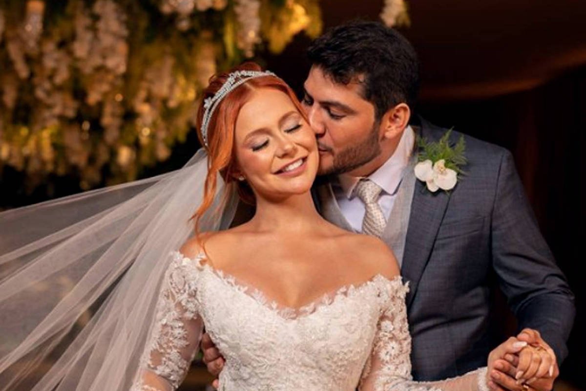 Casamento de Mirela Janis e Yugnir tem cerimônia luxuosa – 11/05/2023 – Celebridades