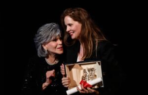 Jane Fonda joga pergaminho na cabeça de diretora em Cannes – 29/05/2023 – Celebridades