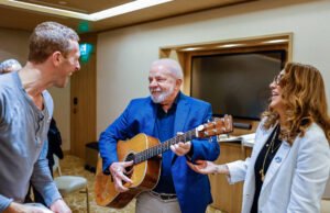 Janja cobra Chris Martin e convida Coldplay para COP 30 – 17/06/2023 – Celebridades