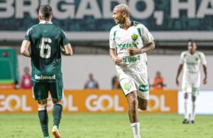 Deyverson volta a decidir, Cuiabá vence Goiás e respira no Campeonato Brasileiro
