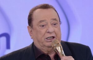 Raul Gil volta a gravar no SBT após cirurgia na próstata: veja vídeo