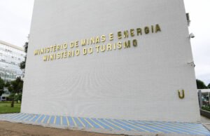 Zeca Camargo: o que o Ministério do Turismo tem feito? – 19/07/2023 – Zeca Camargo