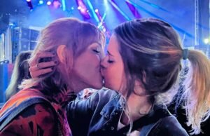 Titi Müller surge aos beijos com namorada durante show – 01/07/2023 – Celebridades