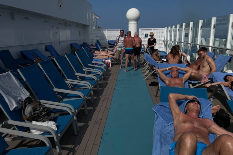 Cruzeiro da Costa passeia pelos Emirados Árabes – 30/08/2023 – Turismo