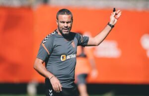 Na mira do Botafogo, técnico Artur Jorge confirma acordo entre os clubes