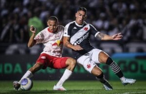 Vasco sofre gol no fim, empata com Bragantino e acumula jogos sem vencer no Brasileiro