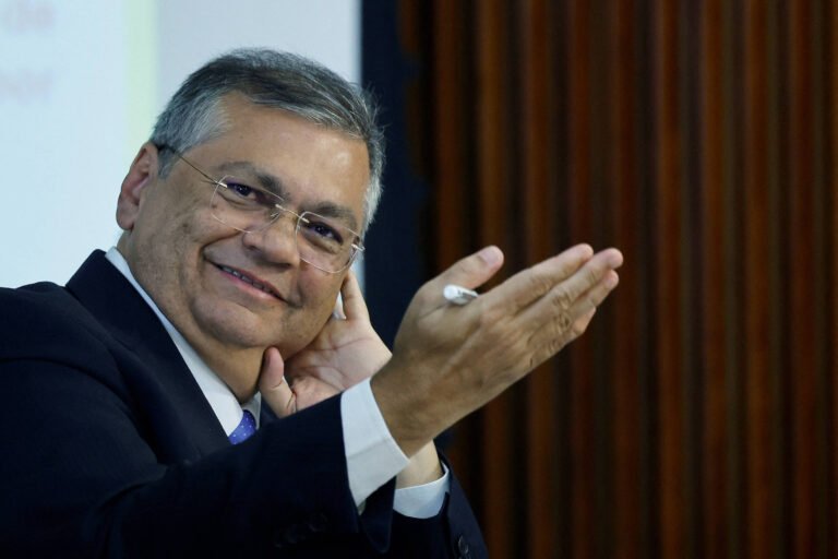 STF: Flavio Dino libera emendas para piso da saúde – 31/12/2024 – Equilíbrio e Saúde