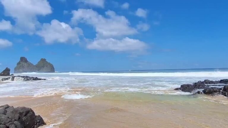 Homem é detido e multado em R$ 10 mil após de pichar monumentos naturais em Fernando de Noronha | Viver Noronha