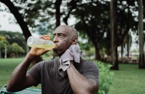 Bebidas com eletrólitos podem não ser a melhor escolha – 06/02/2025 – Equilíbrio